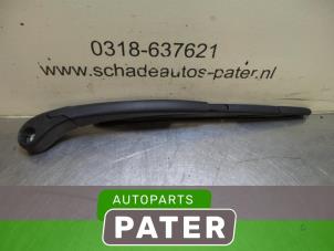 Used Rear wiper arm Renault Clio III (BR/CR) 1.5 dCi 85 FAP Price on request offered by Autoparts Pater
