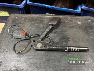 Used Seatbelt tensioner, left Ford Focus 1 Wagon 1.4 16V Price € 21,00 Margin scheme offered by Autoparts Pater
