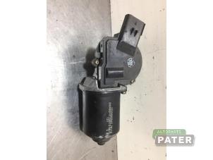 Used Front wiper motor Chrysler Voyager/Grand Voyager (RG) 2.4 16V Price € 31,50 Margin scheme offered by Autoparts Pater