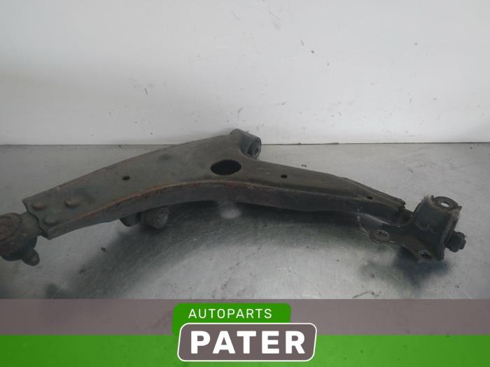 Front wishbone, right from a Daewoo Epica 2.5 24V 2008