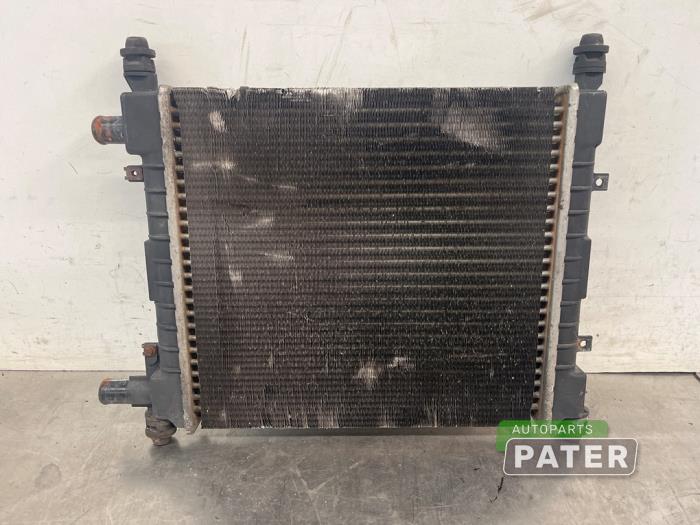 Usagé Radiateur Ford Ka I 1.3i Prix € 21,00 Règlement à la marge proposé par Autoparts Pater
