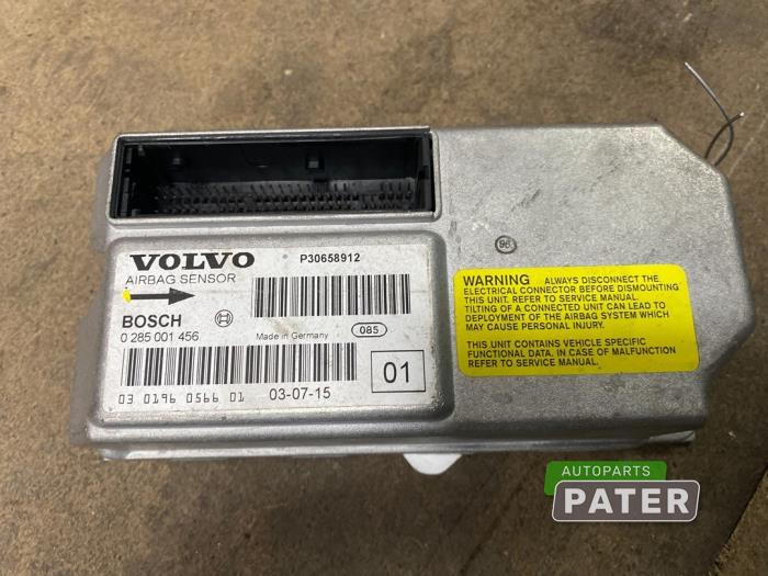 Airbag Module from a Volvo V70 (SW) 2.4 20V 140 2003