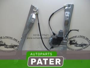 Used Window mechanism 4-door, front right Renault Clio III (BR/CR) 1.2 16V 75 Price € 52,50 Margin scheme offered by Autoparts Pater