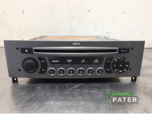 Usados Reproductor de CD y radio Peugeot 308 SW (4E/H) 1.6 VTI 16V Precio € 36,75 Norma de margen ofrecido por Autoparts Pater