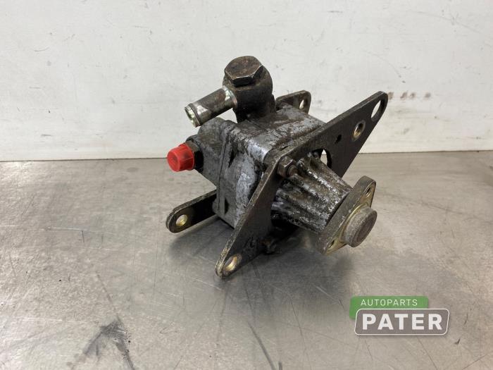 Usagé Pompe de direction Mercedes MB 100D (631/643) MB 100D Prix € 50,82 Prix TTC proposé par Autoparts Pater