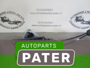 Używane Dzwignia zmiany biegów Renault Clio III Estate/Grandtour (KR) 1.2 16V TCE 100 Cena € 52,50 Procedura marży oferowane przez Autoparts Pater