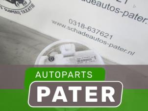 Used Petrol pump Renault Twingo II (CN) 1.2 16V Price € 52,50 Margin scheme offered by Autoparts Pater