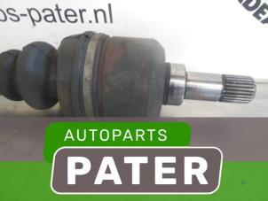 Used Front drive shaft, left Peugeot 307 (3A/C/D) 2.0 HDi 110 FAP Price € 42,00 Margin scheme offered by Autoparts Pater