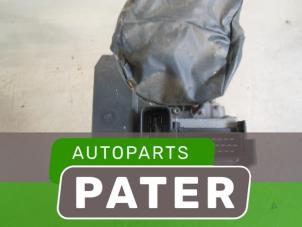Usados Bomba ABS Peugeot 306 (7A/C/S) 1.9 D,XND,XAD,XRAD Precio € 26,25 Norma de margen ofrecido por Autoparts Pater