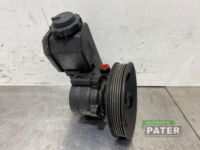 Usagé Pompe de direction Opel Vectra B (36) 1.6 16V Ecotec Prix € 31,50 Règlement à la marge proposé par Autoparts Pater