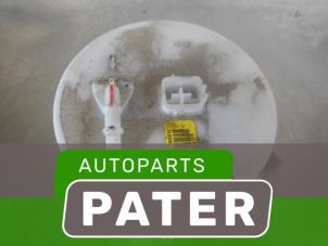 Używane Pompa benzynowa Opel Agila (B) 1.0 12V Cena € 42,00 Procedura marży oferowane przez Autoparts Pater
