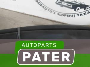 Used Roof rail kit Opel Zafira (F75) 2.2 DTI 16V Price on request offered by Autoparts Pater