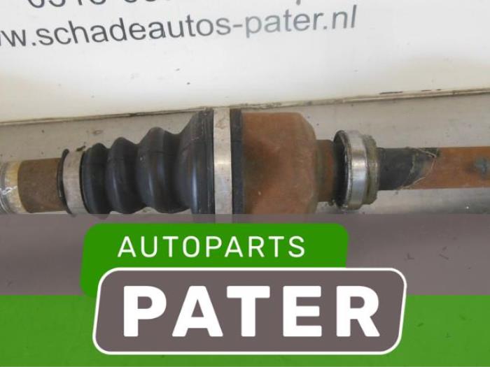Front drive shaft, right from a Peugeot 3008 I (0U/HU) 1.6 HDiF 16V 2012