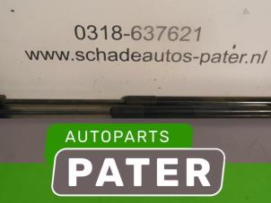 Używane Zestaw amortyzatorów gazowych tylnej klapy Peugeot 3008 I (0U/HU) 1.6 HDiF 16V Cena € 52,50 Procedura marży oferowane przez Autoparts Pater