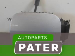 Used Tank cap cover Renault Clio III (BR/CR) 1.5 dCi FAP Price € 42,00 Margin scheme offered by Autoparts Pater