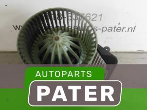 Usados Motor de ventilador de calefactor Volkswagen Passat (3B2) 1.9 TDi 90 Precio € 21,00 Norma de margen ofrecido por Autoparts Pater