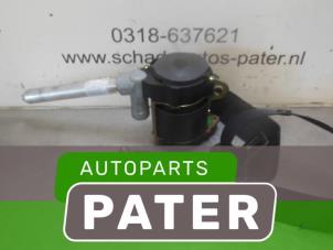 Used Front seatbelt, right Mercedes C Combi (S202) 2.2 C-200 CDI 16V Price € 52,50 Margin scheme offered by Autoparts Pater