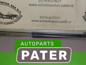 Gebrauchte Set Gasdämpfer Heckklappe Hyundai H-1/H-200 2.5 Tdi Preis € 52,50 Margenregelung angeboten von Autoparts Pater
