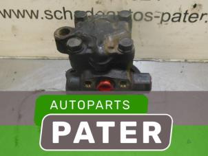 Used Power steering pump Hyundai H-1/H-200 2.5 Tdi Price € 63,53 Inclusive VAT offered by Autoparts Pater
