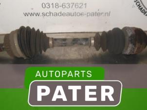 Usagé Arbre de transmission avant gauche Saab 900 II 2.0 i,Si 16V Prix € 42,00 Règlement à la marge proposé par Autoparts Pater