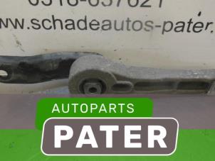 Usados Soporte de caja de cambios Volkswagen Caddy III (2KA,2KH,2CA,2CH) 2.0 SDI Precio € 36,75 Norma de margen ofrecido por Autoparts Pater
