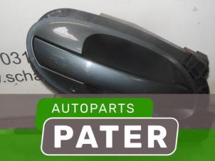 Used Rear door handle 4-door, right BMW 7 serie (E65/E66/E67) 740d V8 32V Price € 78,75 Margin scheme offered by Autoparts Pater