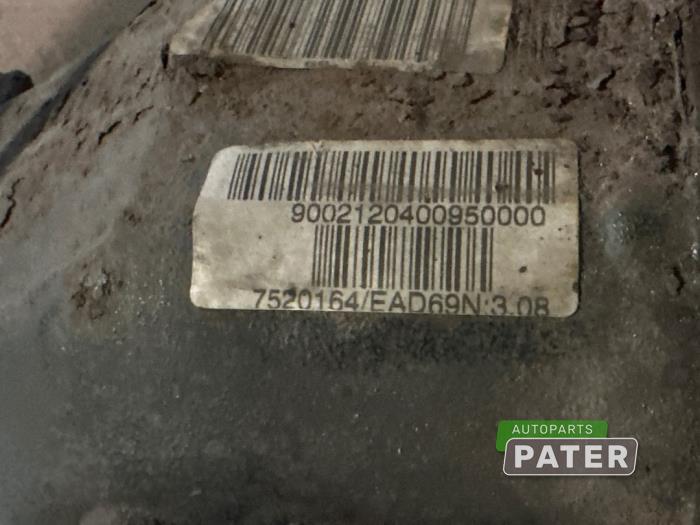 Differential hinten van een BMW 7 serie (E65/E66/E67) 740d V8 32V 2003