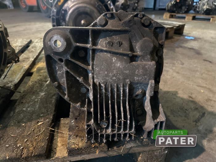 Differential hinten van een BMW 7 serie (E65/E66/E67) 740d V8 32V 2003