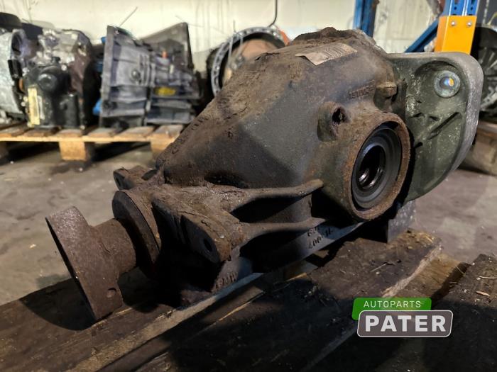 Differential hinten van een BMW 7 serie (E65/E66/E67) 740d V8 32V 2003