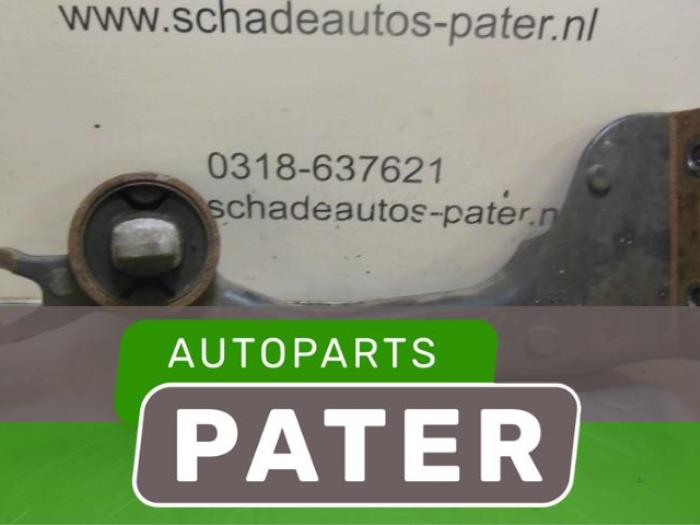 Stütze (sonstige) van een Mercedes-Benz Vito (639.6) 2.2 113 CDI 16V Euro 5 2012