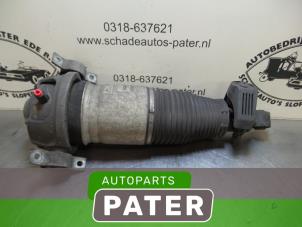 Używane Amortyzator lewy tyl Porsche Cayenne (9PA) 4.5 S V8 32V Cena € 183,75 Procedura marży oferowane przez Autoparts Pater