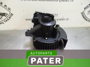 Usados Motor de ventilador de calefactor Opel Astra G (F08/48) 1.7 DTI 16V Eco4 Precio € 42,00 Norma de margen ofrecido por Autoparts Pater