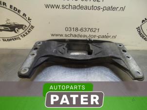 Usagé Support boîte de vitesse BMW 5 serie (E60) 525d 24V Prix € 42,00 Règlement à la marge proposé par Autoparts Pater