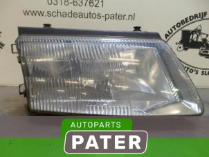 Używane Reflektor prawy Volkswagen Passat Variant (3B5) 1.9 TDI 90 Cena € 36,75 Procedura marży oferowane przez Autoparts Pater