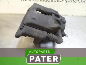 Used Front brake calliper, left Renault Clio III (BR/CR) 1.5 dCi 70 Price € 26,25 Margin scheme offered by Autoparts Pater