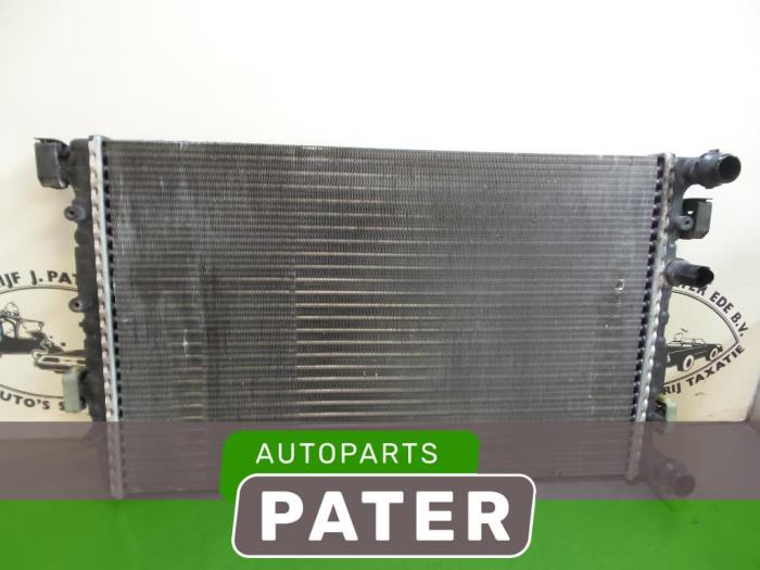 Usagé Radiateur Skoda Fabia (6Y5) 1.4i 16V Prix € 26,25 Règlement à la marge proposé par Autoparts Pater