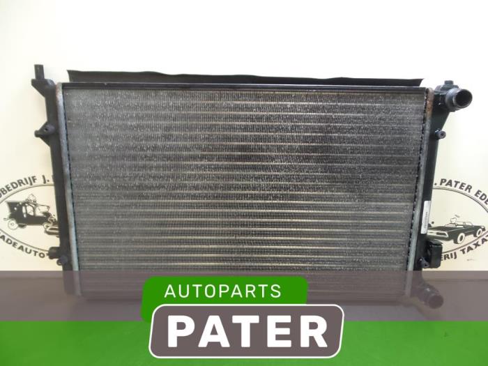 Usagé Radiateur Volkswagen Caddy III (2KA,2KH,2CA,2CH) 2.0 SDI Prix € 78,75 Règlement à la marge proposé par Autoparts Pater