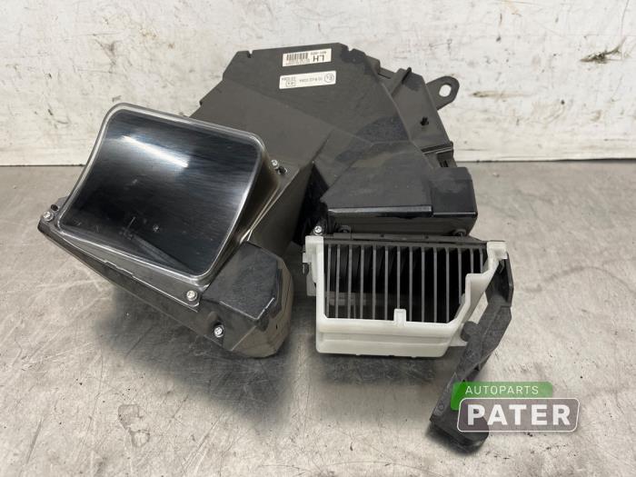 Used Head-up display Toyota Prius (ZVW3) 1.8 16V Price € 78,75 Margin scheme offered by Autoparts Pater
