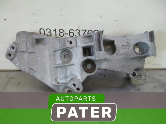 Air conditioning bracket from a Renault Megane III Berline (BZ) 1.5 dCi 110 2012