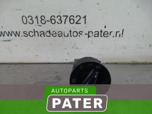 Usagé Commutateur lumière Volkswagen Polo III (6N2) 1.9 SDI Prix € 15,75 Règlement à la marge proposé par Autoparts Pater