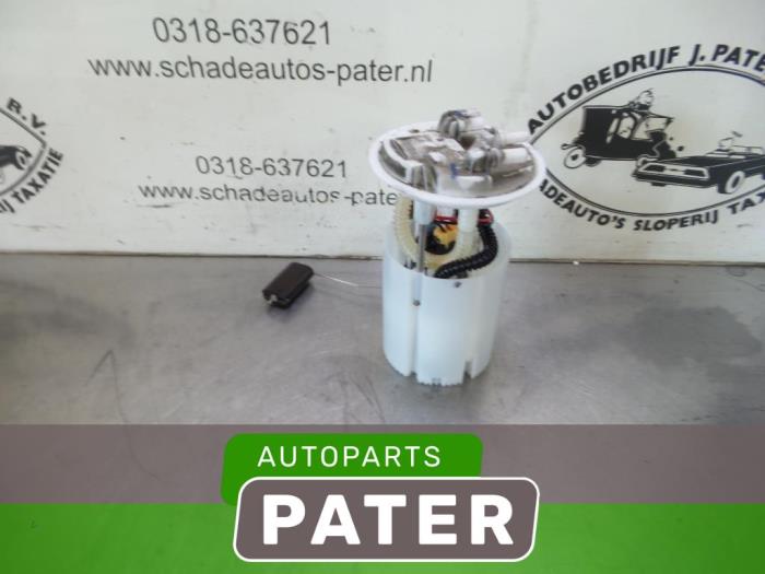 Booster pump from a Renault Megane III Berline (BZ) 1.5 dCi 110 2012
