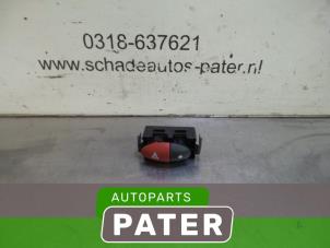 Gebrauchte Panikbeleuchtung Schalter Renault Twingo II (CN) 1.2 Preis € 21,00 Margenregelung angeboten von Autoparts Pater