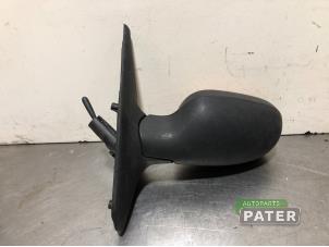 Used Wing mirror, left Renault Clio II (BB/CB) 1.2 16V Price € 26,25 Margin scheme offered by Autoparts Pater