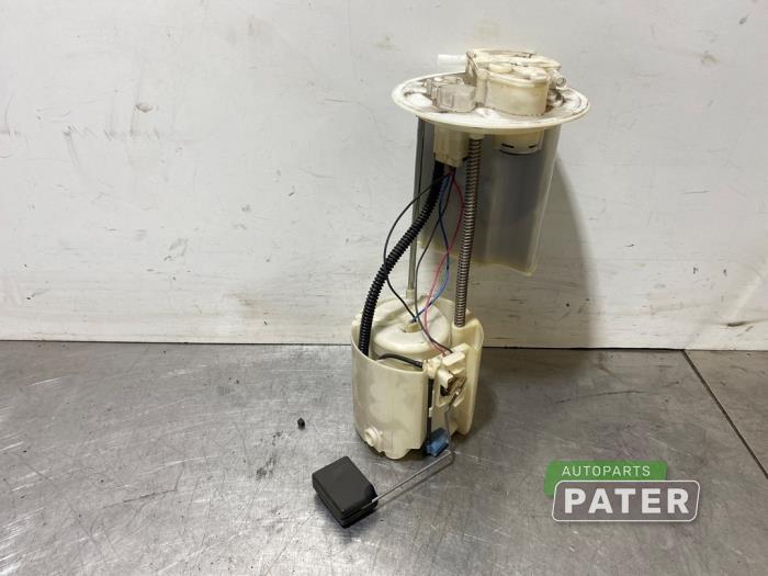 Used Petrol pump Toyota Urban Cruiser 1.33 Dual VVT-I 16V 2WD Price € 21,00 Margin scheme offered by Autoparts Pater