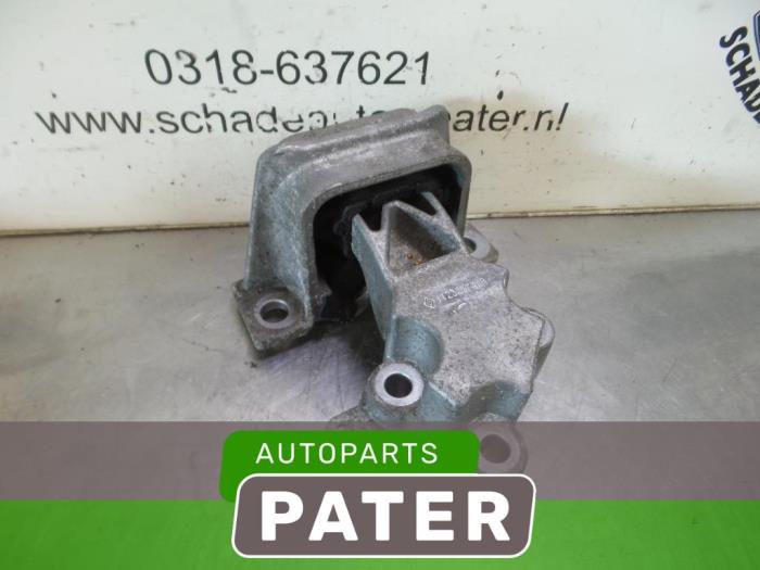 Used Engine mount Renault Twingo II (CN) 1.2 16V Price € 21,00 Margin scheme offered by Autoparts Pater