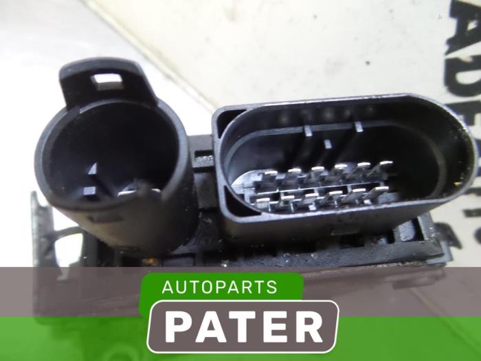 Used BMW 3 serie Touring (E46/3) 320d 16V Glow plug relay 778652103