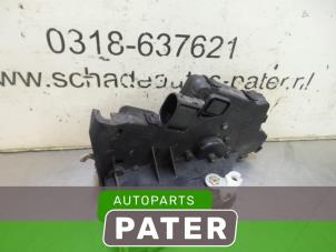 Used Rear door lock mechanism 4-door, left BMW 3 serie Touring (E46/3) 320d 16V Price € 36,75 Margin scheme offered by Autoparts Pater