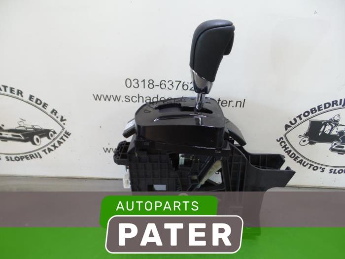 Automatic gear selector from a Nissan Qashqai (J11) 1.2 DIG-T 16V 2014