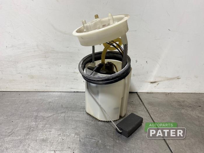 Used Petrol pump Volkswagen Polo V (6R) 1.4 16V Price € 26,25 Margin scheme offered by Autoparts Pater