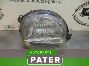 Używane Reflektor prawy Renault Twingo (C06) 1.2 Cena € 36,75 Procedura marży oferowane przez Autoparts Pater